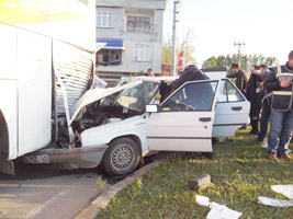 Terme'de kaza: 2'si ağır 5 yaralı