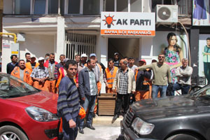 Temizlik işçileri 4 aydır maaş alamadıkları için eylem yaptı