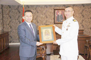 KOMUTAN GÜL'DEN AKSOY'A ZİYARET