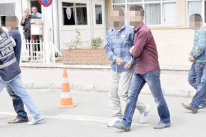 4 KİLO ESRARA 3 GÖZALTI