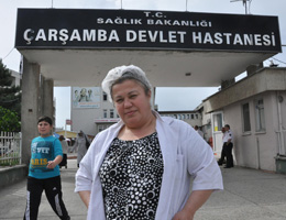 CEZAEVİNE GİDİP YARALARINI GÖSTERDİ