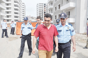 İŞÇİLER KENDİLERİNİ YAKMAK İSTEDİ