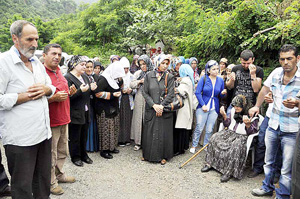 BOĞULAN ÇİFT, TOPRAĞA VERİLDİ