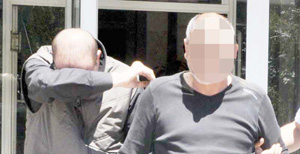 KOKAİNLE YAKALANAN 3 KİŞİ GÖZALTINDA