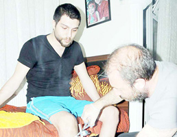 KÖPEKTEN KAÇARKEN BACAKLARI KIRILDI