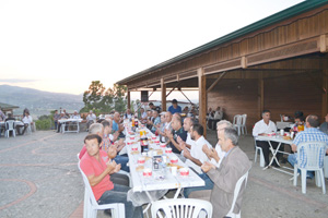 GÜMÜŞ ANNESİ İÇİN MEVLİT OKUTTU