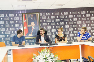 Yabancı öğrencilerden AK Parti'ye ziyaret