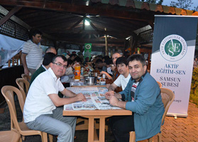 Aktif Eğitim-Sen üyeleri iftar pikniğinde bir araya geldi