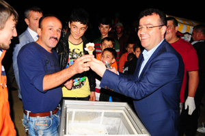 "Halka Hizmet İçin Gece-Gündüz Çalışıyoruz"