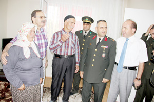 TUĞGENERAL UFUK EKİNCİ, ŞEHİT AİLESİNDEN ÖZÜR DİLEDİ