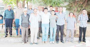 Esnaf ağaçların kesilmemesi için mücadele veriyor