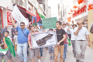 NAMAZ ÇIKIŞI İSRAİL PROTESTOSU