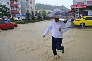Şiddetli yağış Havzayı su altında bıraktı