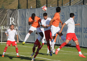 SAMSUNSPOR GENÇLERİYLE KAZANDI 2-1