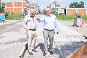 Termenin mahallelerinde yol çalışmaları devam ediyor.