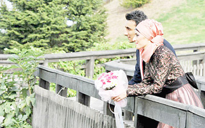 AMİSOS TEPESİ'NE ZİYARETÇİ AKINI SÜRÜYOR