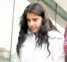 ELEKTRONİK KELEPÇEYİ KESİP FİRAR ETTİ