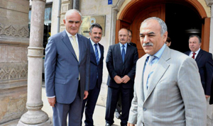 BAŞKAN YILMAZ, KAYMAKAM NARİNOĞLU'NU UĞURLADI