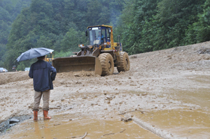 Rizede şiddetli yağışlar heyelana neden oldu