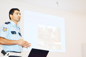 EMNİYETTEN SERVİS ŞOFÖRLERİNE SEMİNER