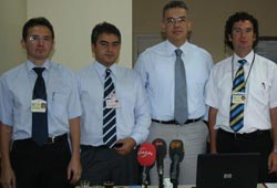 Rektör gelmeden istifa ettiler