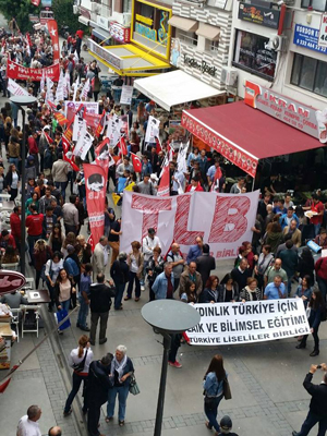 TLB eğitim politikalarını protesto için yürüdü