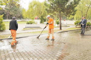 Bafra Asri Mezarlık'ta bayram temizliği