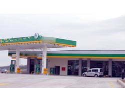 Akaryakıt istasyonunda silahlı soygun