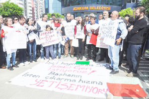 İŞTEN ÇIKARILAN TAŞERON İŞÇİLERDEN OTURMA EYLEMİ