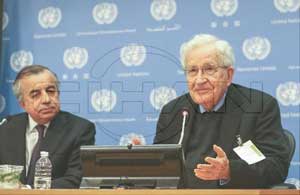 Noam Chomsky: Türkiye PKK yerine IŞİD'i vurmalı