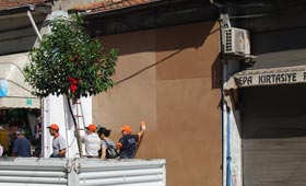 Yıkarken de masraf yaparken de