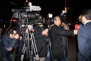 Hollanda'da Türk gazetecilere haber engeli