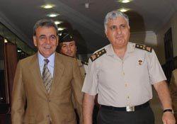 Komutandan veda ziyaretleri