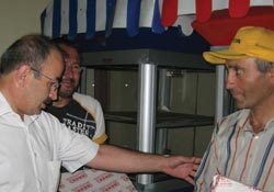 Engellilerden anlamlı yardım