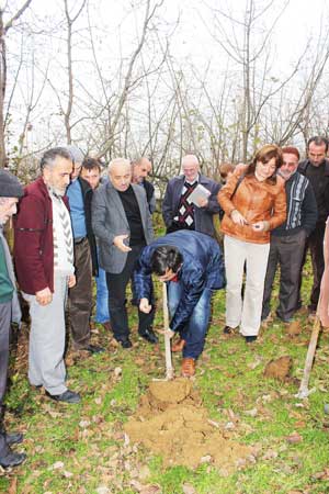 Tekkeköyde Çiftçiler Bilinçlendiriliyor