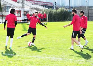 SAMSUNSPOR HEDEFE YÜRÜYOR