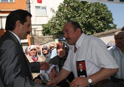 Çelik'ten şehit evine ziyaret