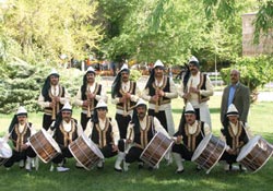 Davulcuların tatili yok