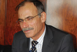 Rektör haberi yalanladı