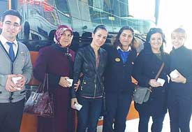 Metro Turizm’denBağlantı kadın yolcularına hediye