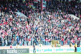 SAMSUNSPOR'DA TARAFTAR ETKİSİ