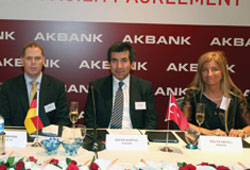 Akbank kredi atağında