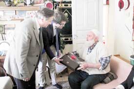 İLKADIM'DA MUTLU EDEN ZİYARET