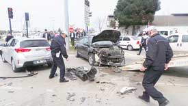 Bakan Konvoyunda Zincirleme Kaza: 2 Yaralı