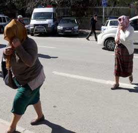 Otostopla fuhuş yapan 3 kadına gözaltı