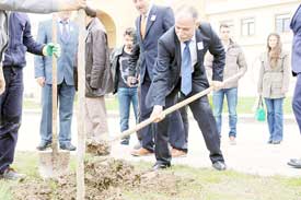 OMÜ’DE 40 YILA 40 FİDAN DİKİLDİ