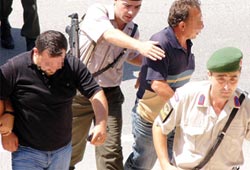 Tarihi eserle yakalandılar