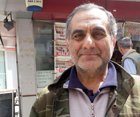 58 yıldır gazete satan bayinin büfesi yıkılacak