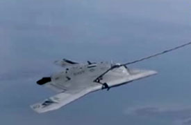 İnsansız savaş uçağına bir ilk