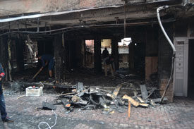 Kafeyi Kundakladılar